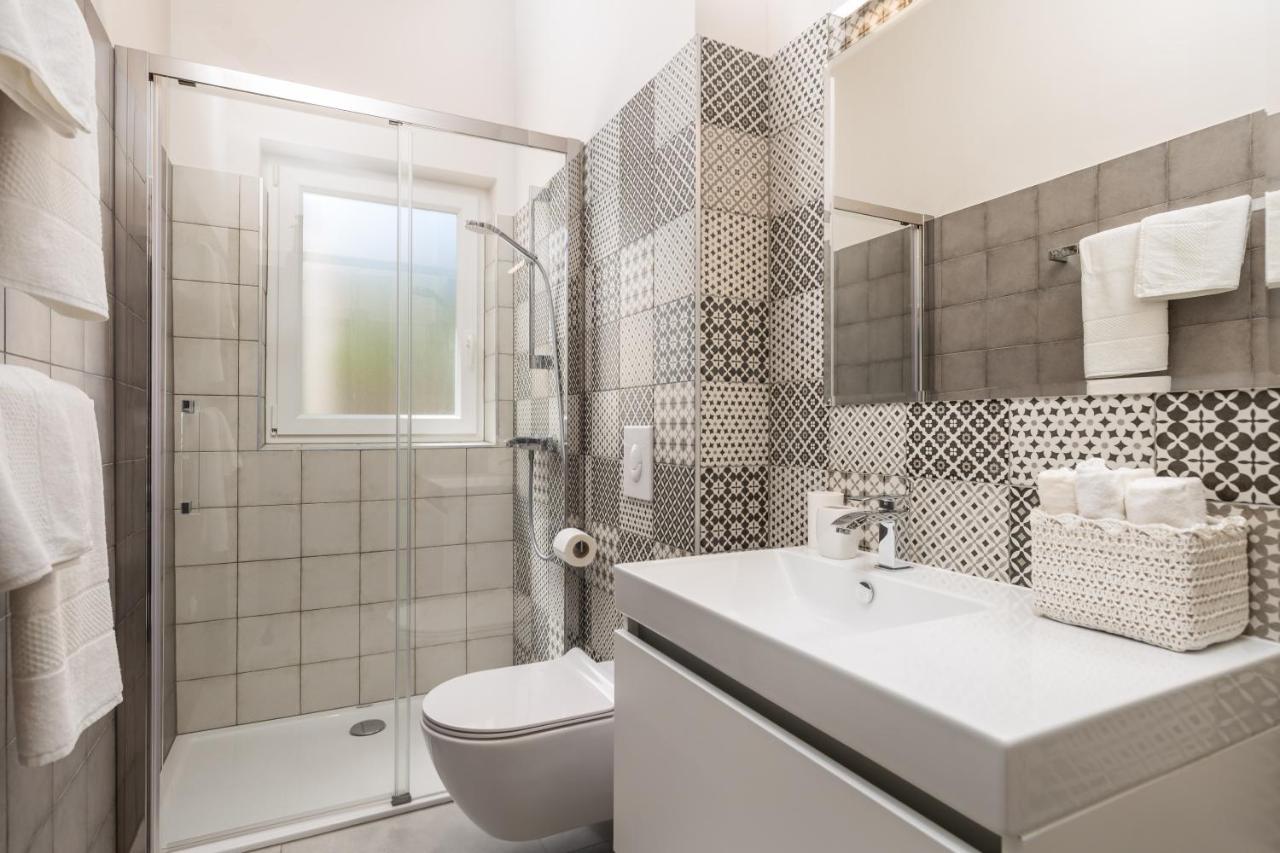 Apartmani Heni Vrbnik Zewnętrze zdjęcie