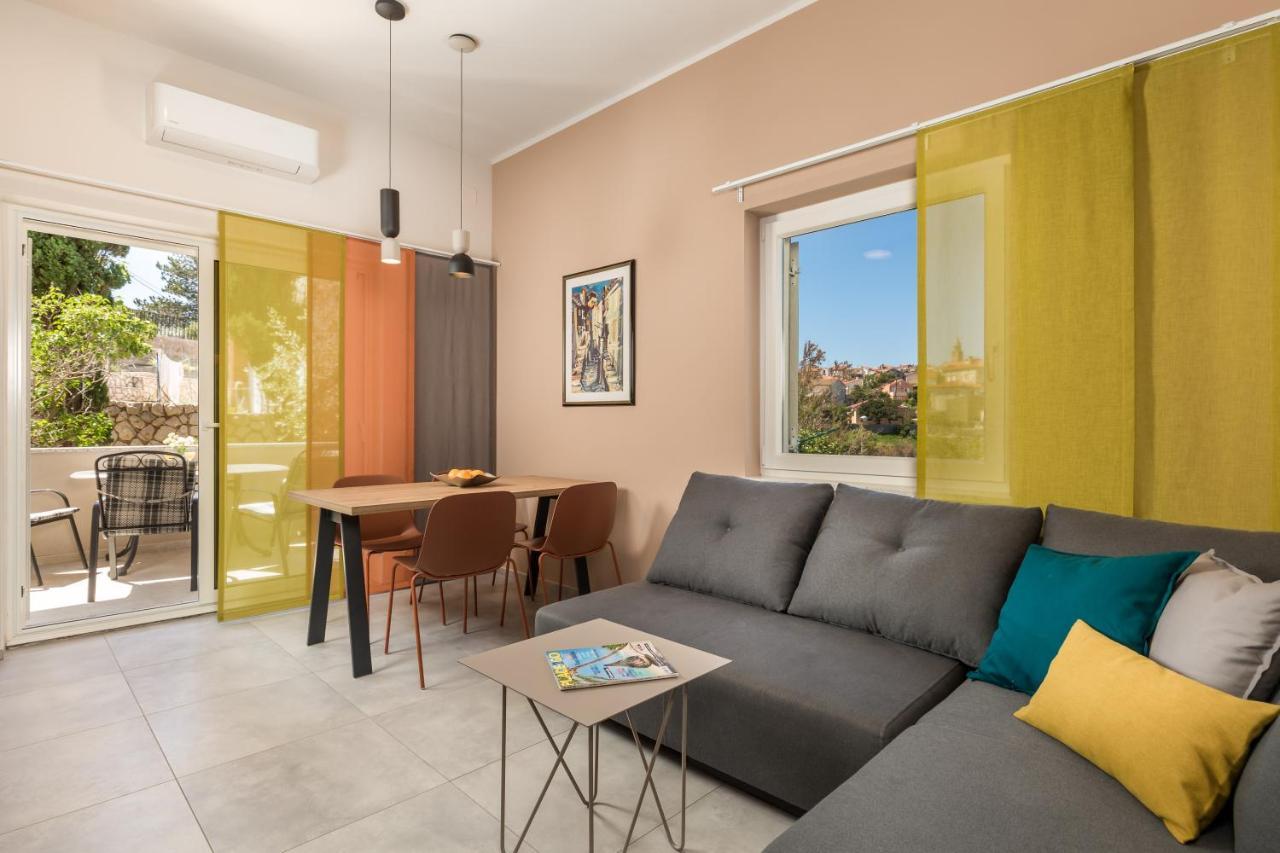 Apartmani Heni Vrbnik Zewnętrze zdjęcie