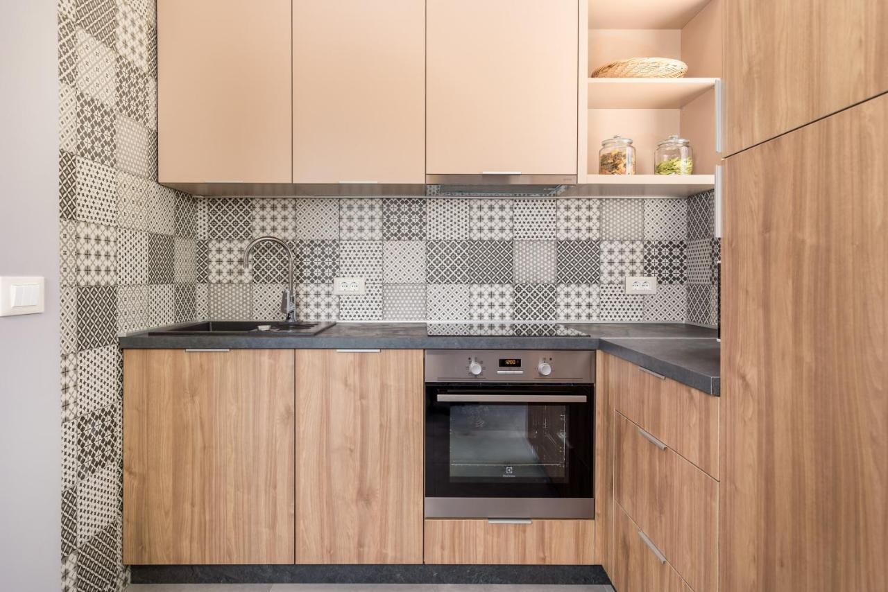Apartmani Heni Vrbnik Zewnętrze zdjęcie