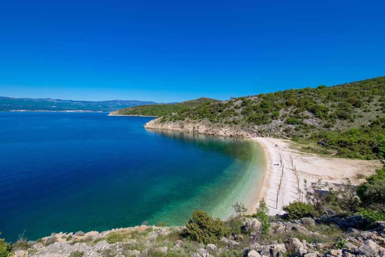 Apartmani Heni Vrbnik Zewnętrze zdjęcie