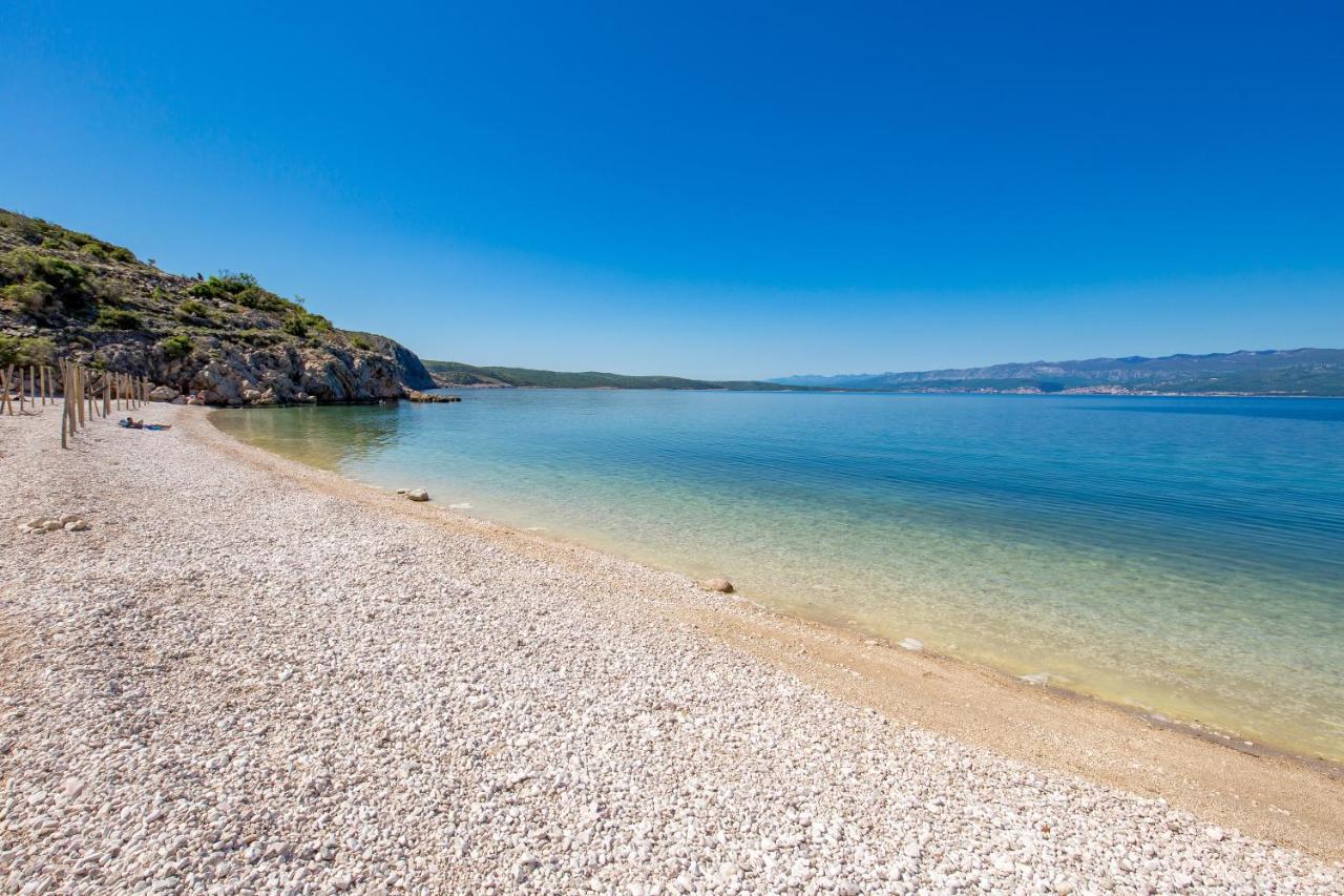 Apartmani Heni Vrbnik Zewnętrze zdjęcie