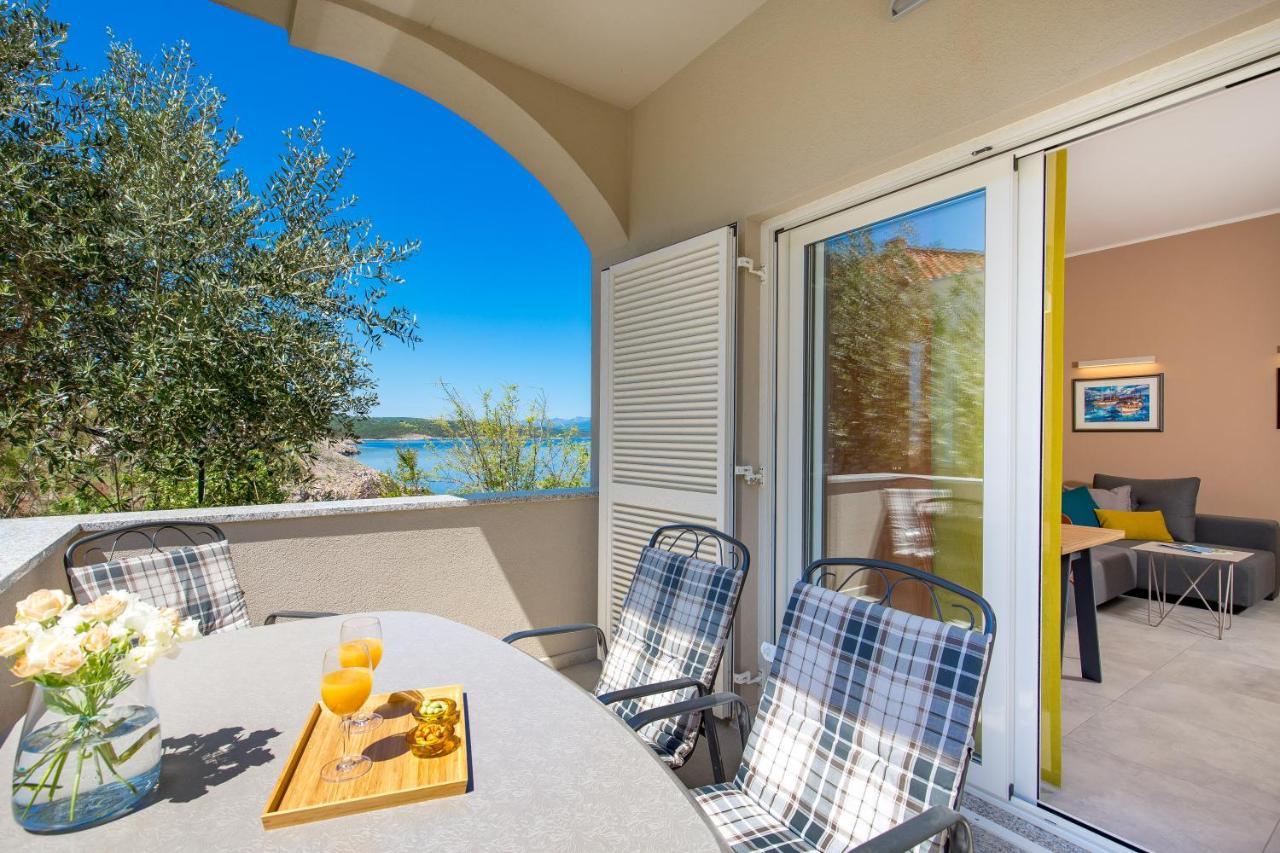 Apartmani Heni Vrbnik Zewnętrze zdjęcie