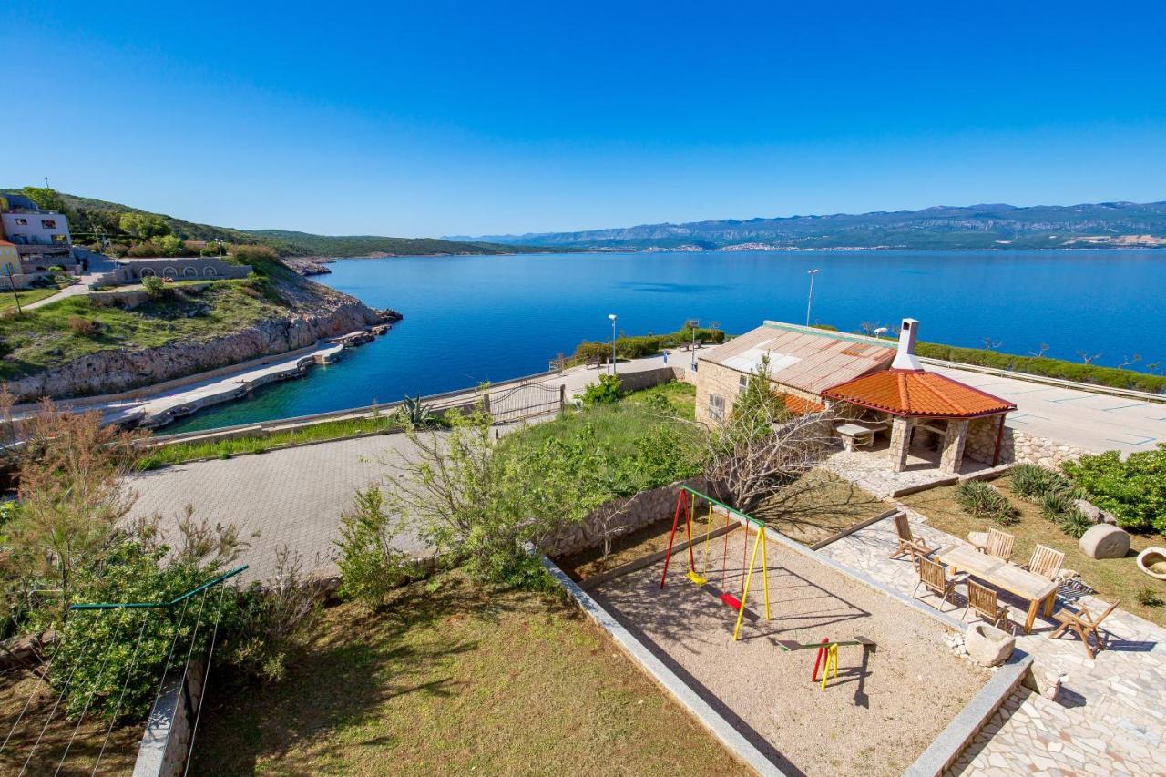 Apartmani Heni Vrbnik Zewnętrze zdjęcie