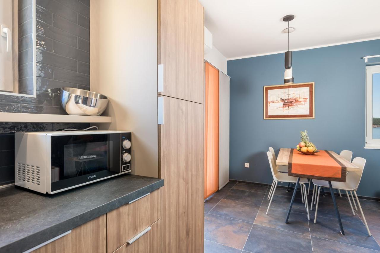Apartmani Heni Vrbnik Zewnętrze zdjęcie