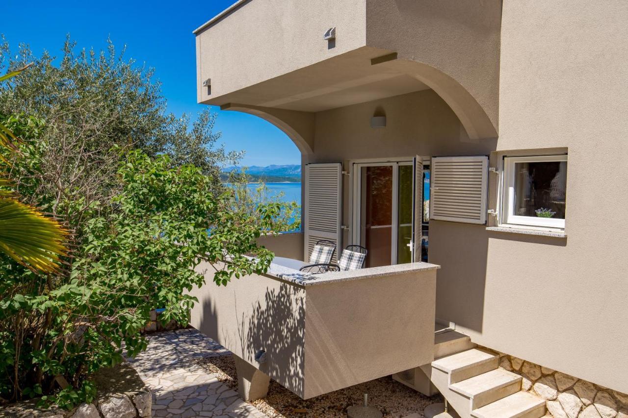 Apartmani Heni Vrbnik Zewnętrze zdjęcie