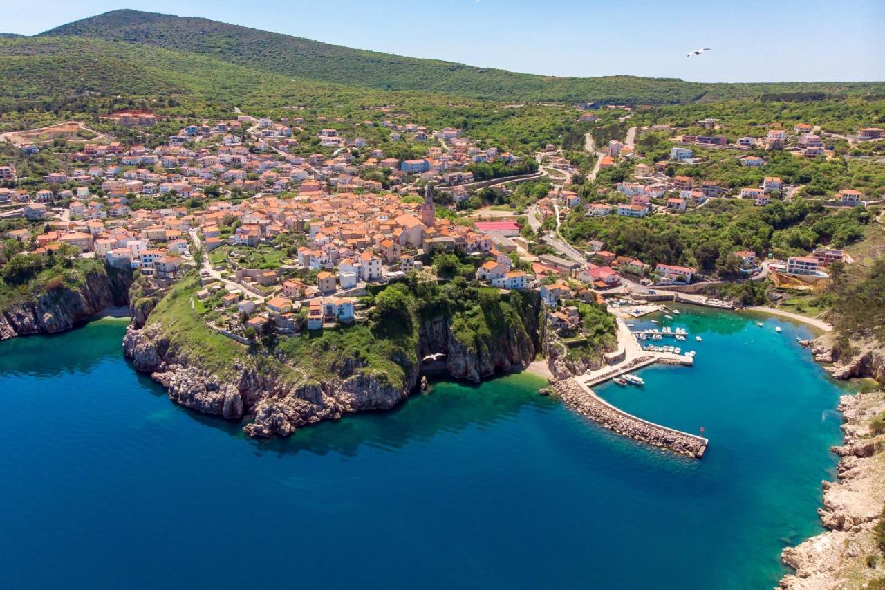 Apartmani Heni Vrbnik Zewnętrze zdjęcie
