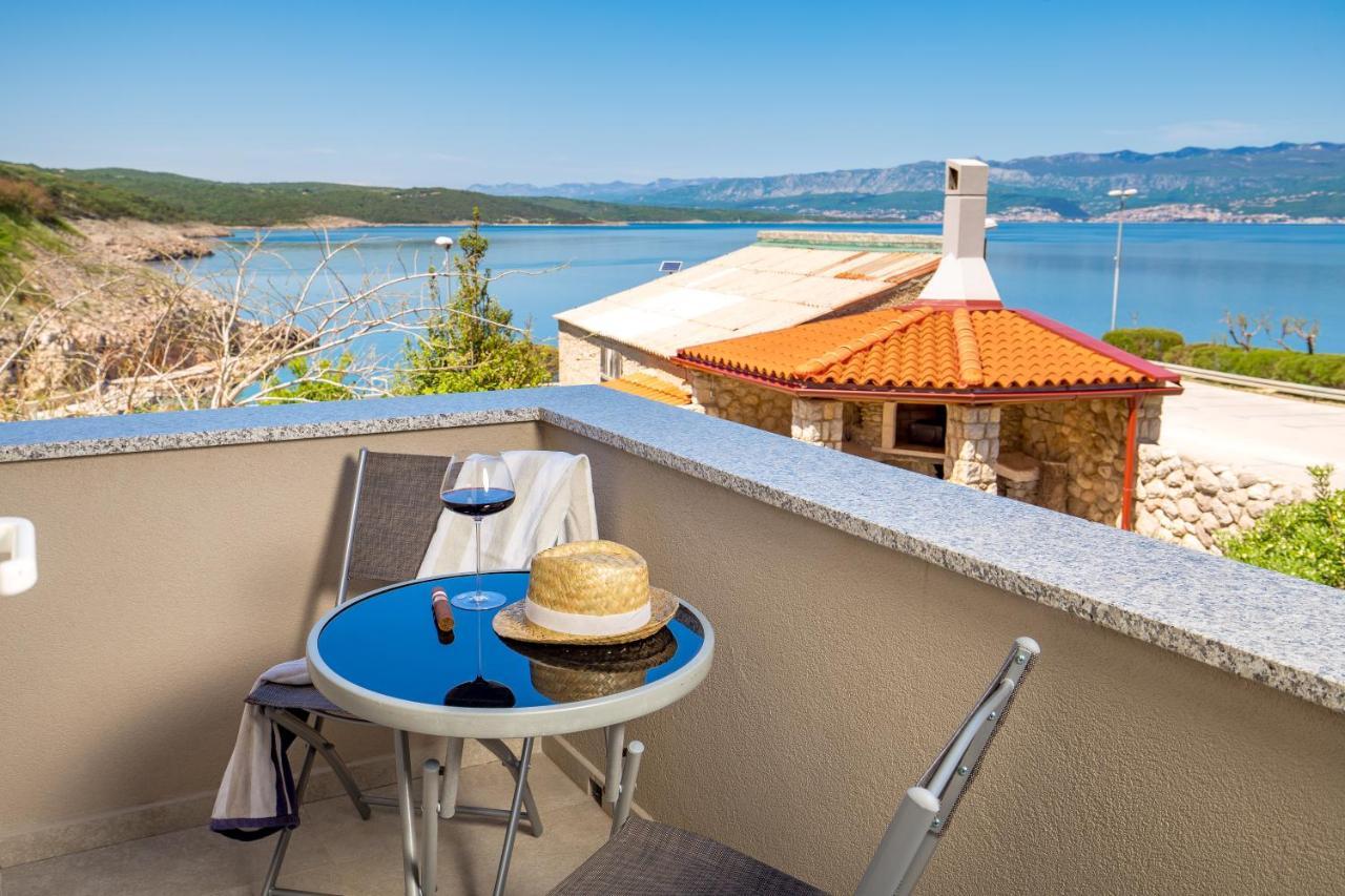 Apartmani Heni Vrbnik Zewnętrze zdjęcie