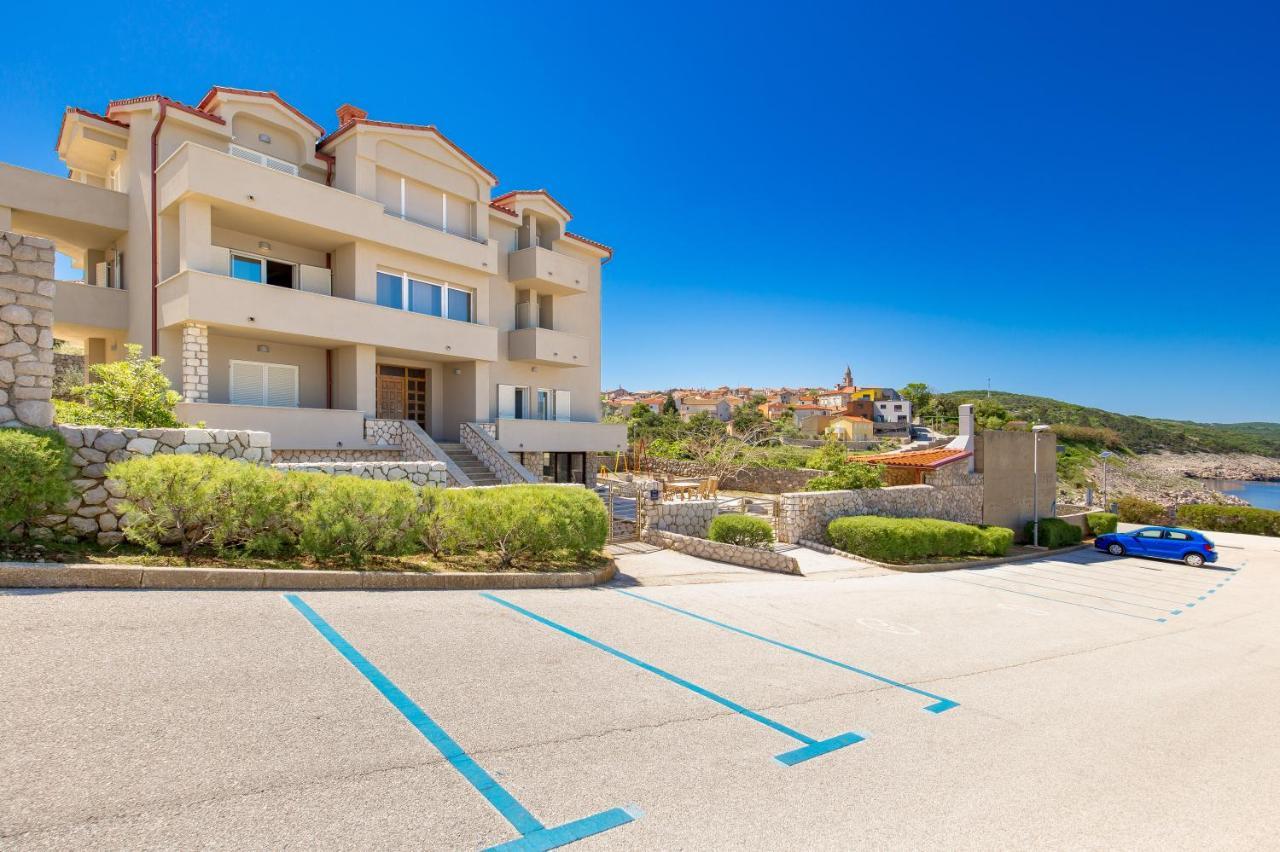 Apartmani Heni Vrbnik Zewnętrze zdjęcie