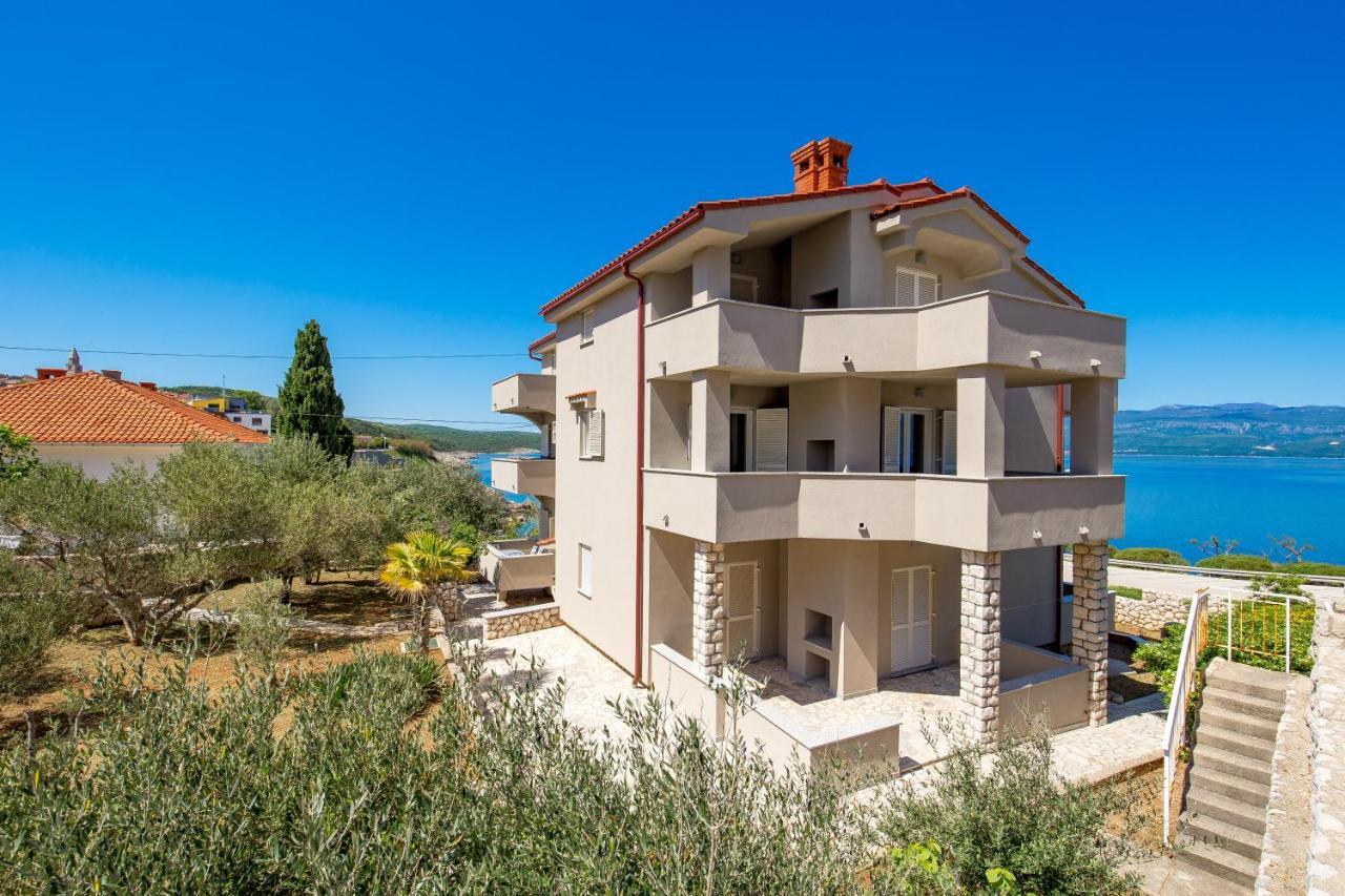 Apartmani Heni Vrbnik Zewnętrze zdjęcie