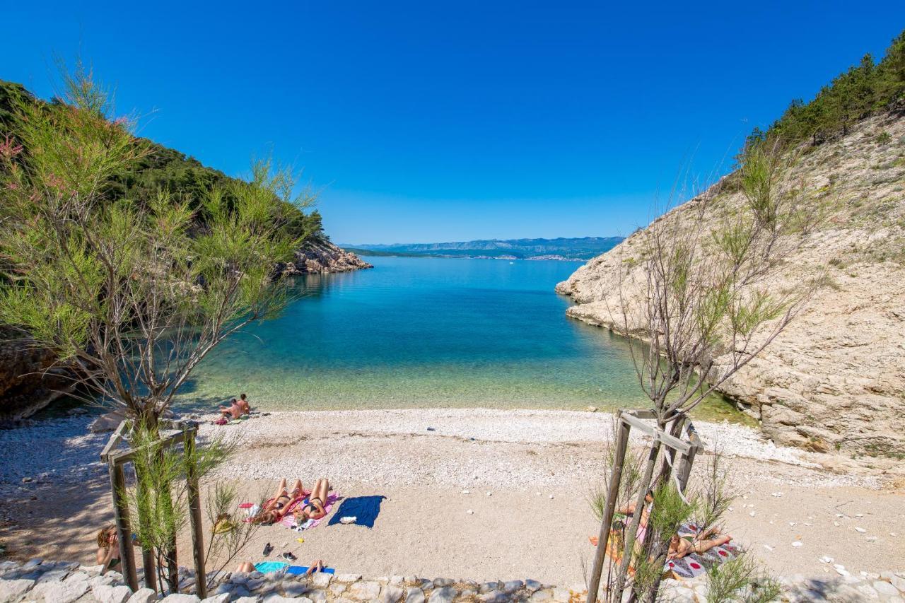 Apartmani Heni Vrbnik Zewnętrze zdjęcie
